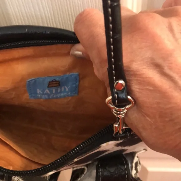 Kathy Van Zeeland Wallet purse - Picture 4 of 9